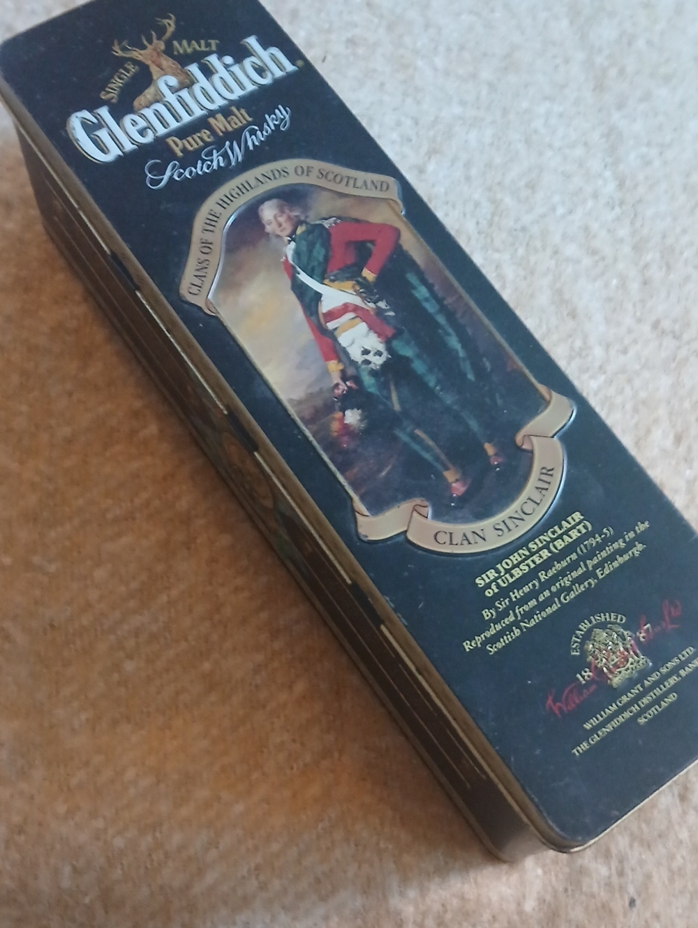 Pure Malt Scotch Glenfiddich Whisky Tin - Black-Clans Of The Highlands-Clan Sinc